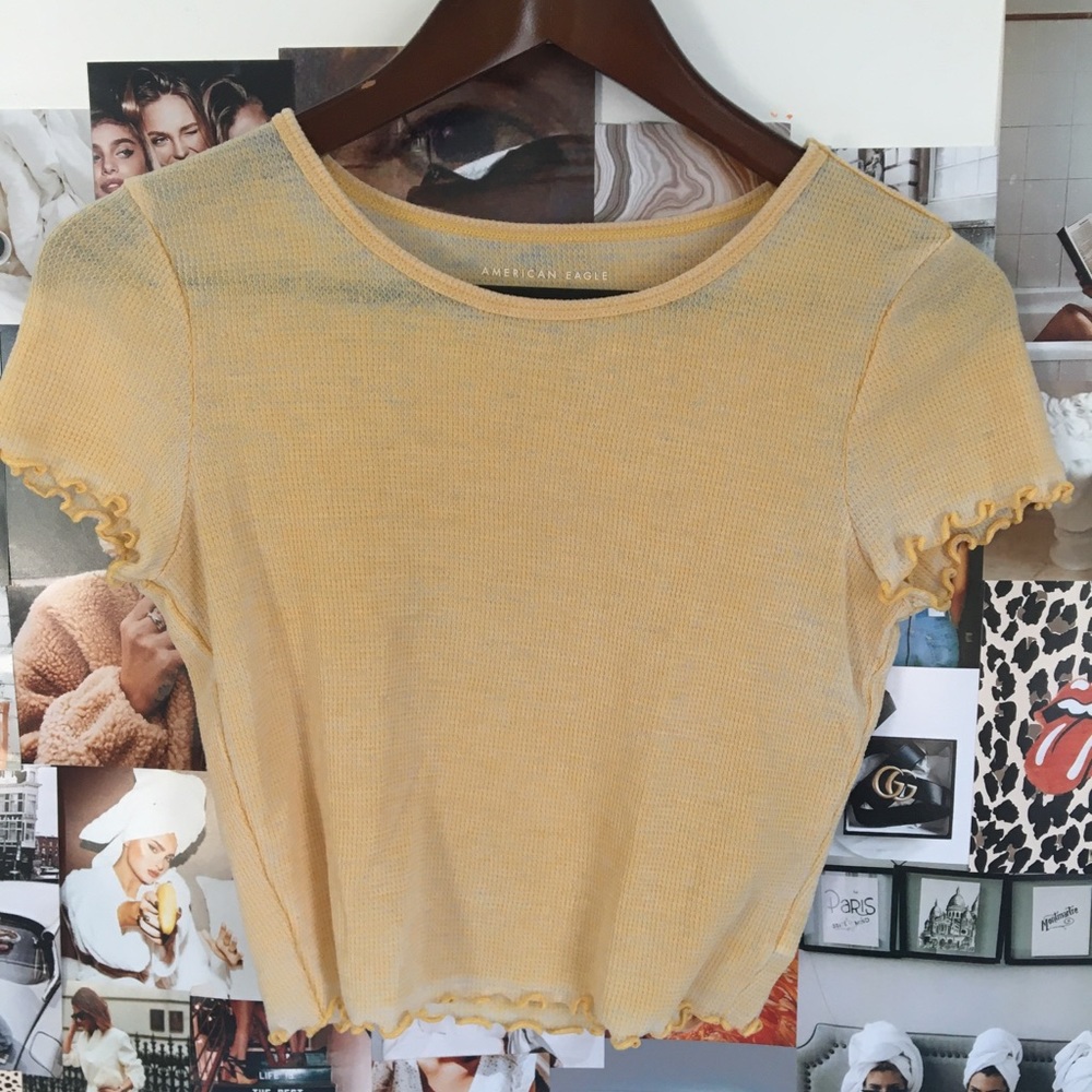 Vintage inspired lettuce hem crop top